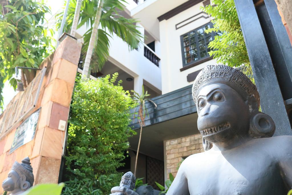 The Moon Villa Siem Reap Exterior photo